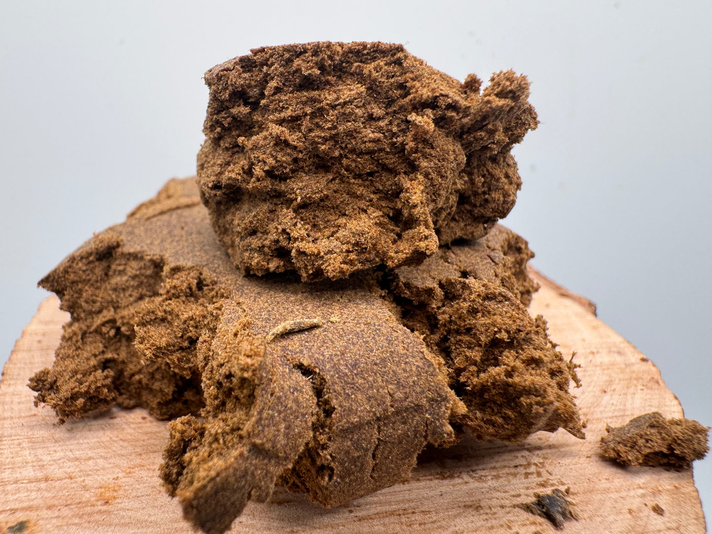 CARAMEL  con 54% de CBD y <0.2% de THC. HASH